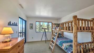 4 bedrooms, iron/ironing board, travel cot, free WiFi