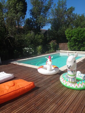 Outdoor pool - Hote Provence  (Eyguieres)