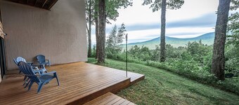 Cozy Notch View Retreat