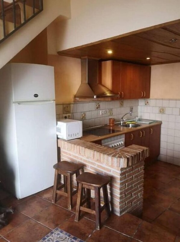 Frigorífic, microones, forn i placa de cuina 