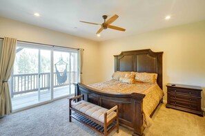 4 bedrooms, desk, iron/ironing board, Internet