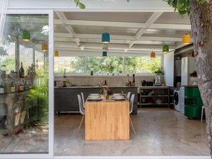 Refrigerador, microondas, horno, lavavajillas