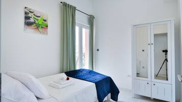 6 habitaciones, tabla de planchar con plancha y wifi gratis