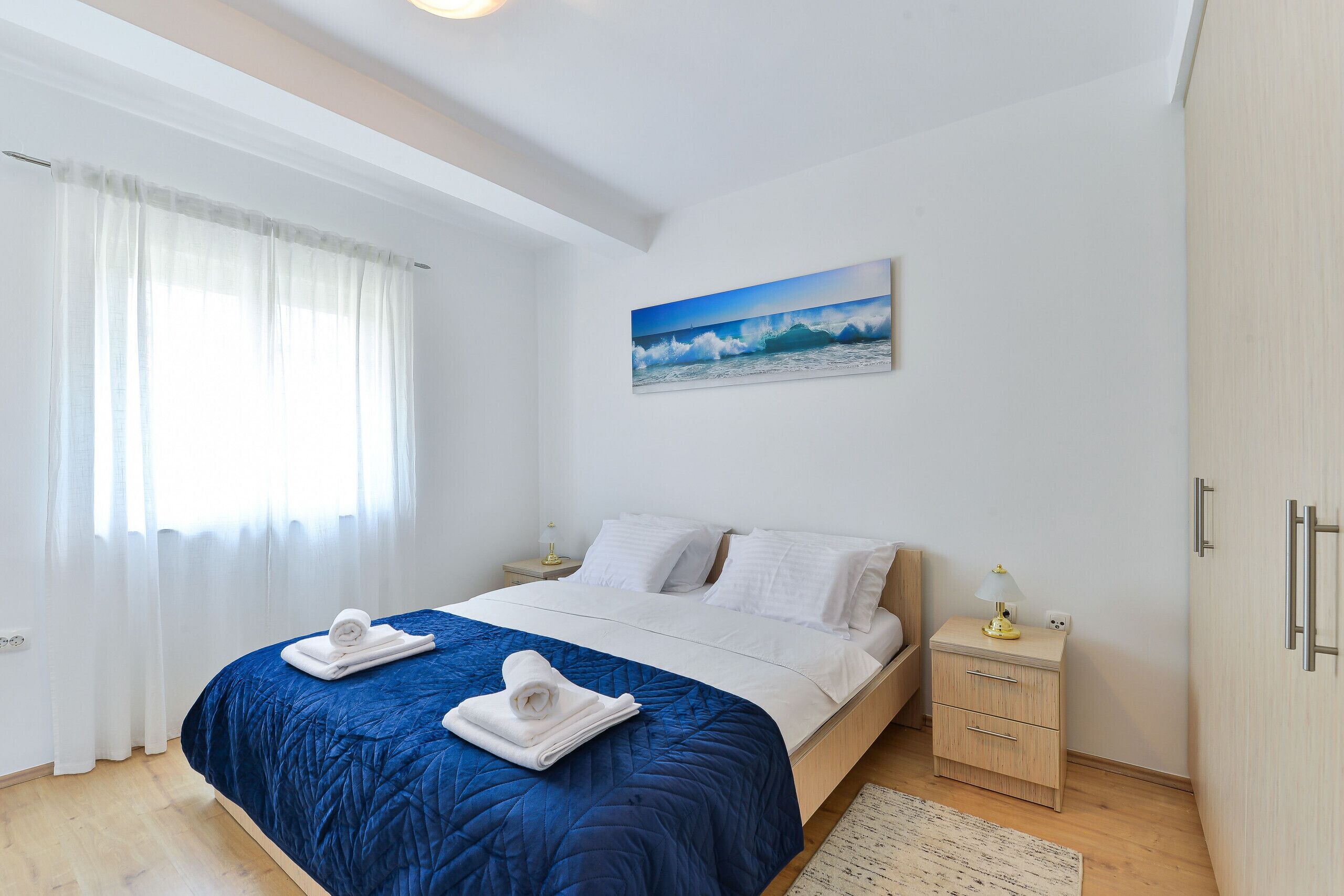 6 bedrooms, iron/ironing board, free WiFi, bed sheets