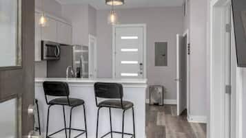 1 dormitorio, tabla de planchar con plancha, wifi gratis y ropa de cama