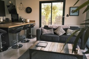 TV - Arcachon premium apt 1 min walk from the beach - Large Terrace - Private parking (Arcachon)