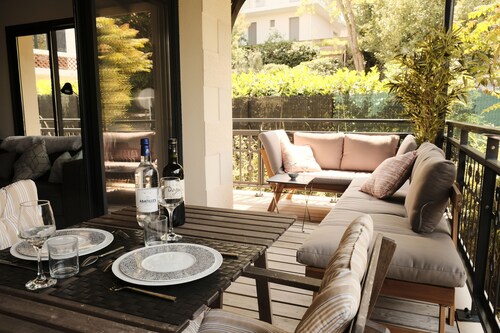 Arcachon premium apt 1 min walk from the beach - Large Terrace - Private parking