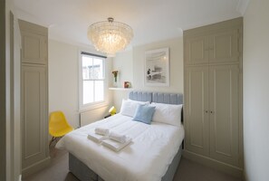 4 bedrooms, WiFi - Yellow Submarine at the Thames (London)
