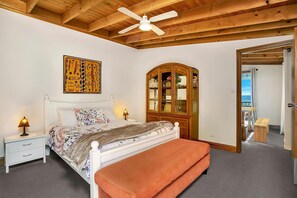 5 chambres, fer et planche à repasser, lit de bébé portatif