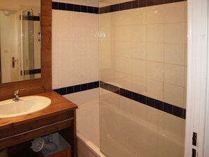 Bathroom - Ski-in/Ski-out Apartment with Pool (6 pers) - Les Orres 1800 (Les Orres)