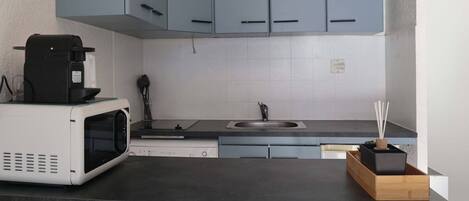 Microwave, dishwasher