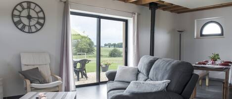 Televisie en een open haard