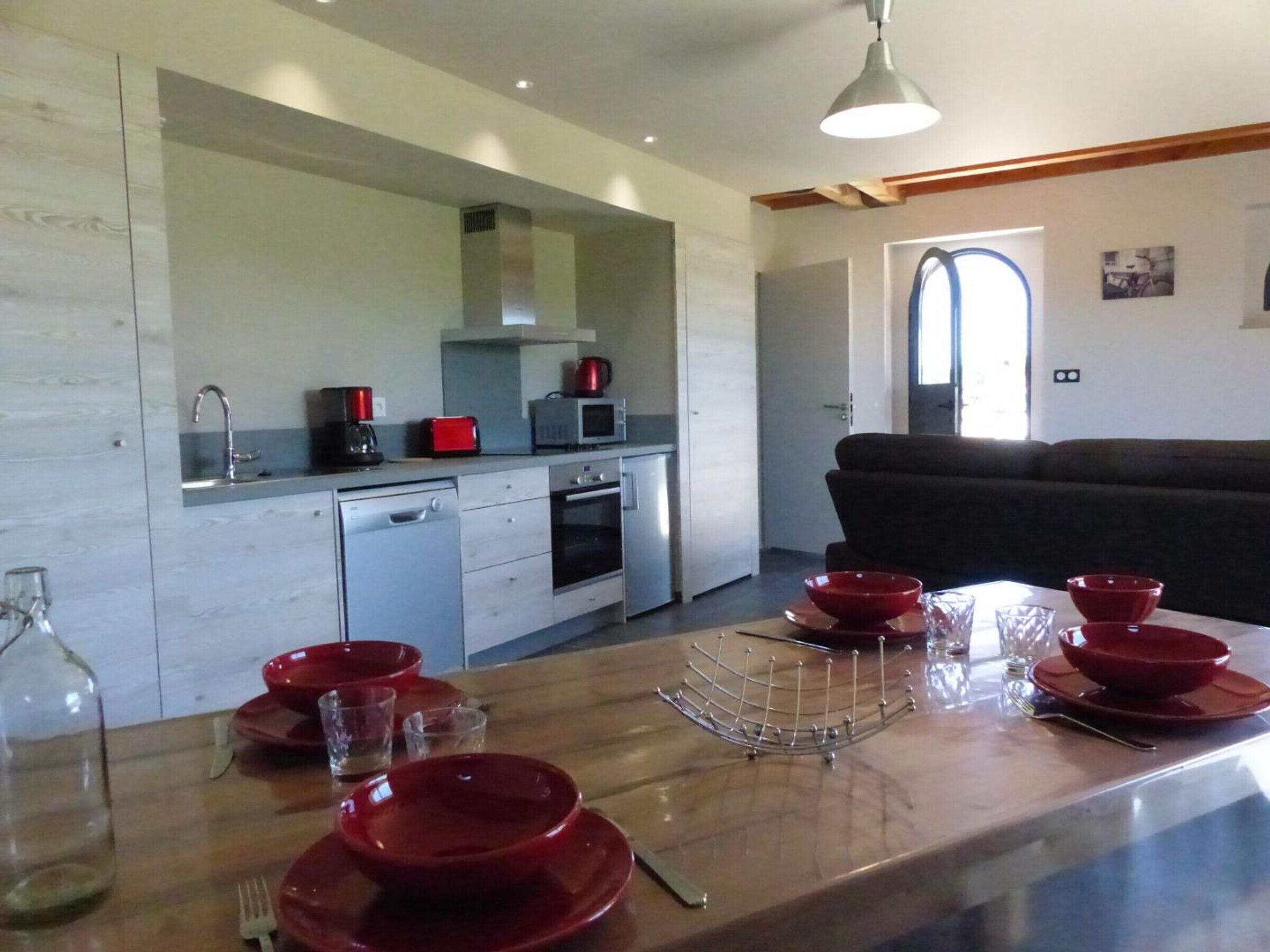 Kylskåp, mikrovågsugn, ugn och diskmaskin