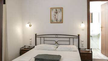 1 Schlafzimmer, Schreibtisch, schallisolierte Zimmer