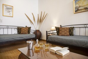 1 bedroom, desk, soundproofing, iron/ironing board - Cycladic Sea view Mansion near the Castle (Νάξος)