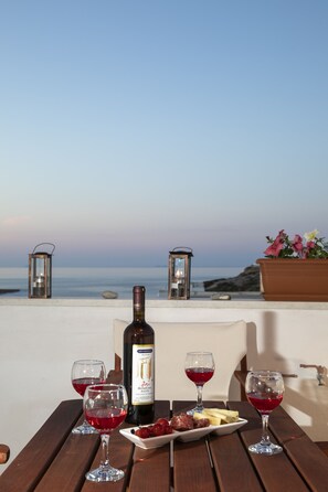 Outdoor dining - Cycladic Sea view Mansion near the Castle (Νάξος)