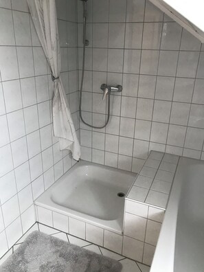 Bathtub