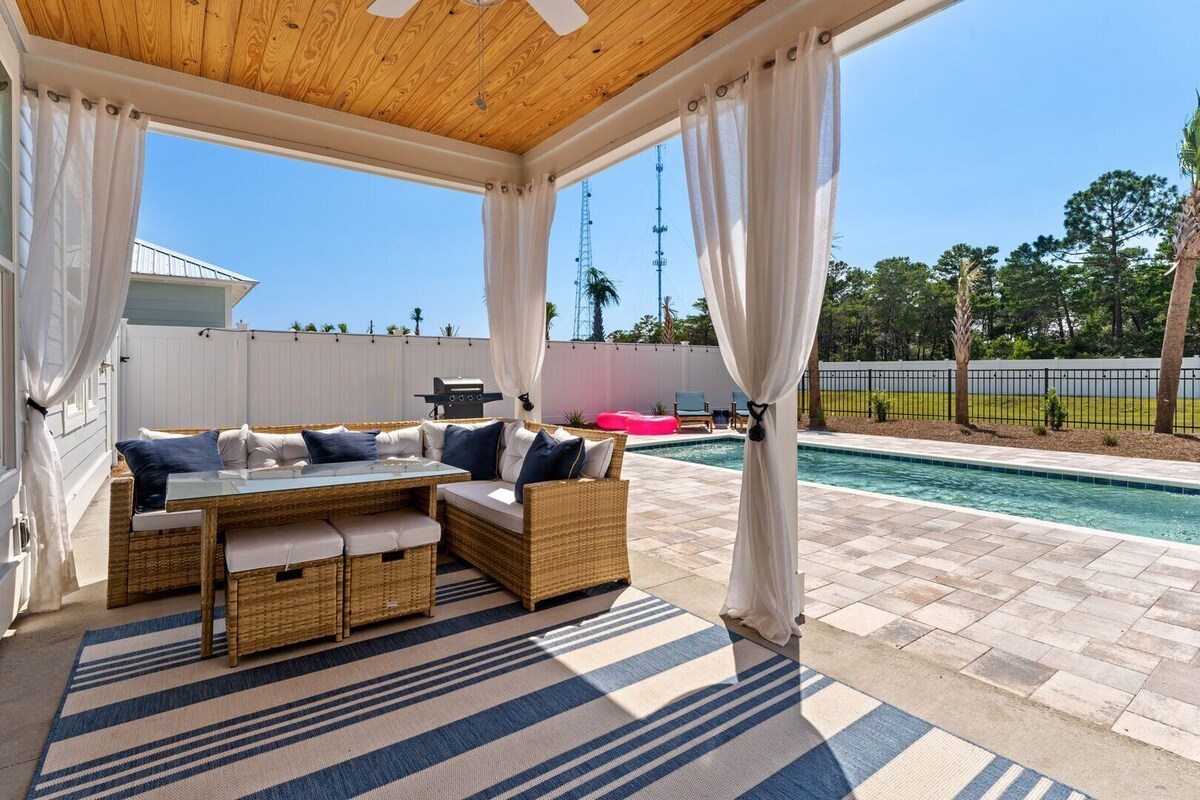 Chic Shack | Luxe West PCB Escape | Walk to Beach | Heated Pool | Bonfires