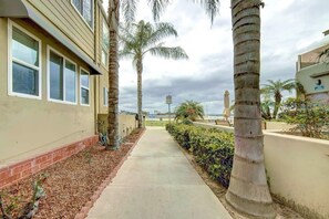 Property grounds - ~Beach Oasis Steps to Sand +Roof deck View (San Diego)