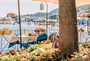 Property grounds - Apartment in historic building in the center and on the sea (Lacco Ameno)