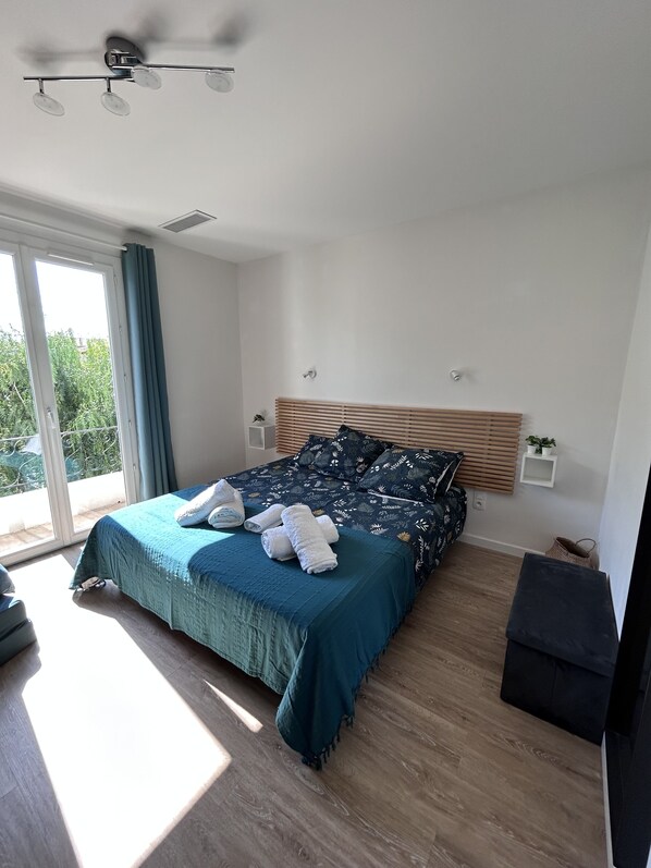 3 chambres, fer et planche à repasser, lit parapluie, Wi-Fi gratuit