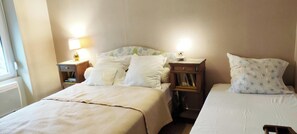 1 bedroom, free WiFi, bed sheets