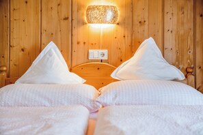 1 makuuhuone, silitysrauta/-lauta, ilmainen Wi-Fi, vuodevaatteet