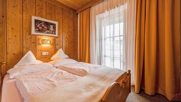 1 chambre, fer et planche Ă repasser, Wi-Fi gratuit, draps fournis