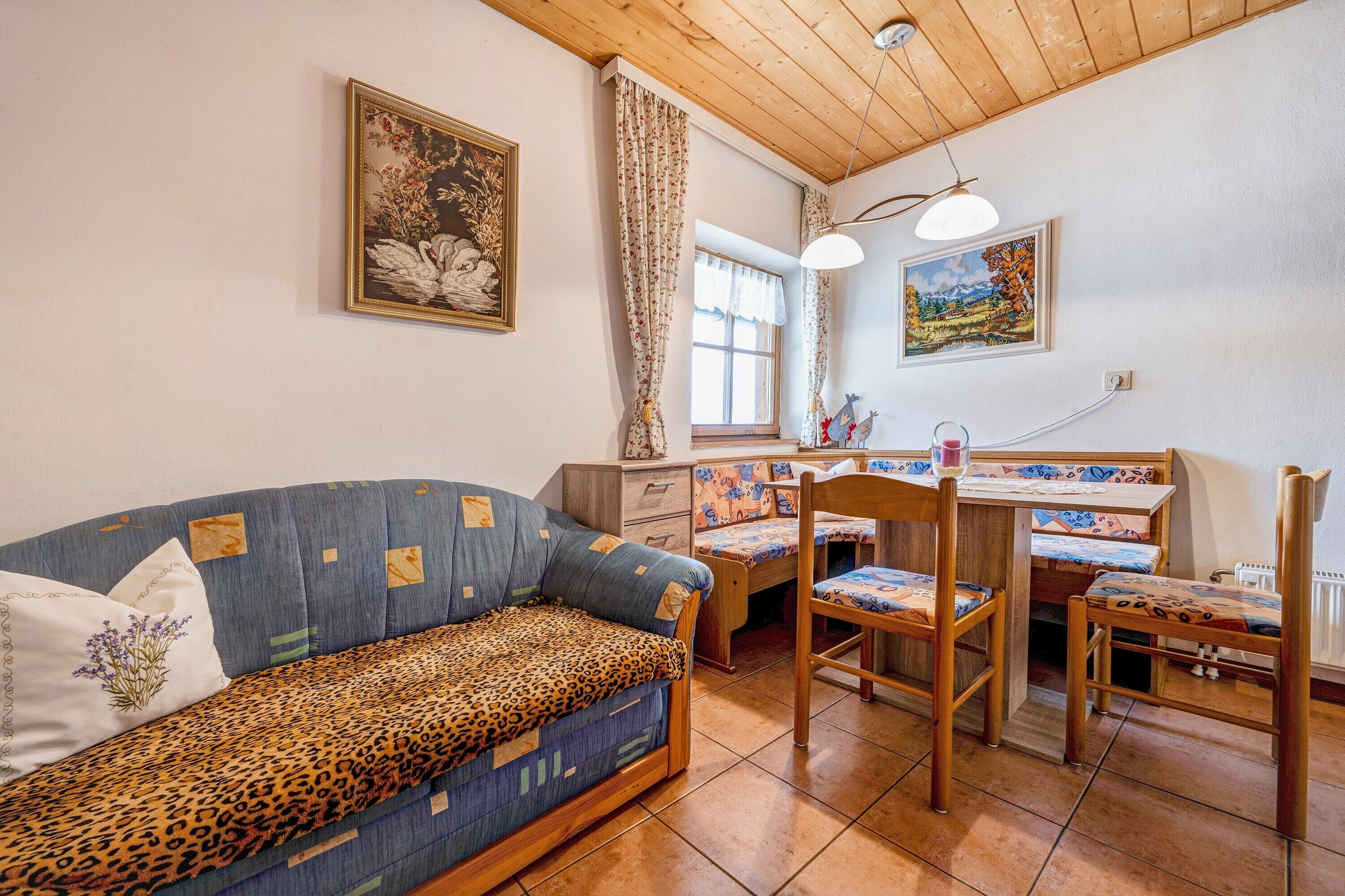 Télévision, chaîne hi-fi