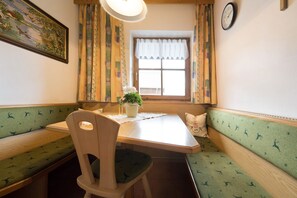 Dining - Holiday Apartment "Dolomitenblick" with Mountain View, Balcony & Wi-Fi (Mühlbach)