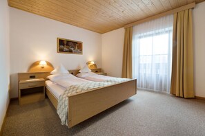 2 chambres, fer et planche à repasser, Wi-Fi gratuit, draps fournis