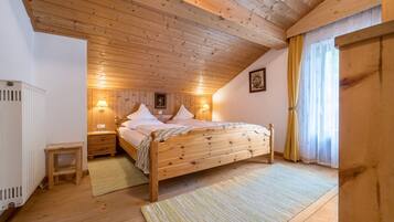 2 Schlafzimmer, Schreibtisch, Bügeleisen/Bügelbrett, kostenloses WLAN