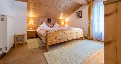 Ferienwohnung "Waldesruh" mit Bergblick, Balkon & WLAN