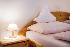2 室のベッドルーム、アイロン / アイロン台、WiFi (無料)、ベッドシーツ