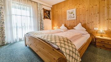 2 makuuhuonetta, silitysrauta/-lauta, ilmainen Wi-Fi, vuodevaatteet