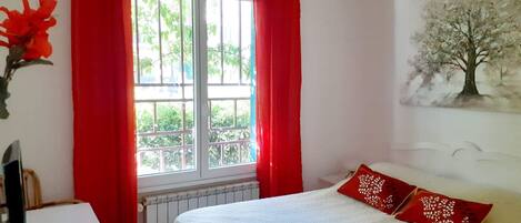 1 chambre, fer et planche à repasser, Wi-Fi gratuit