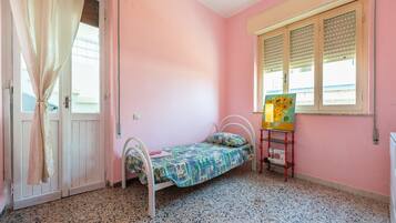 3 camere, ferro/asse da stiro, Wi-Fi gratuito, lenzuola