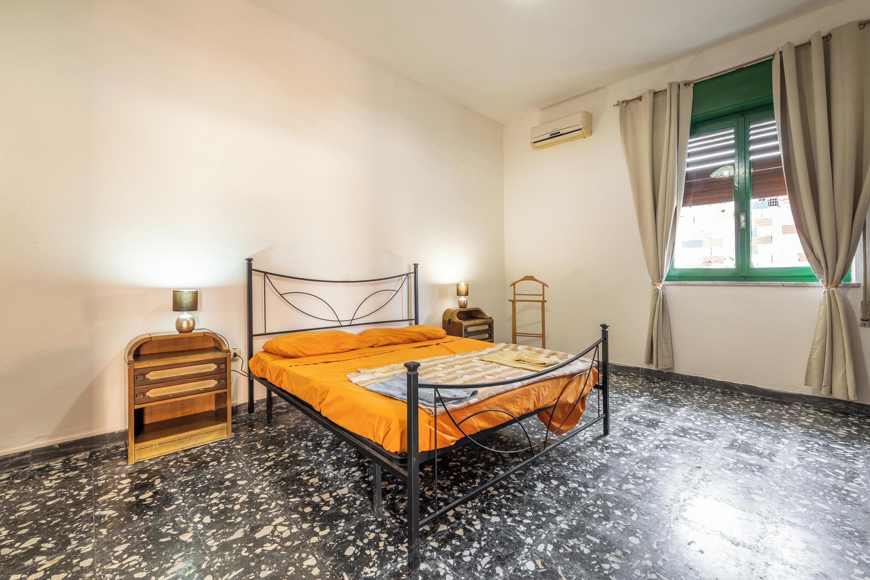 3 chambres, fer et planche à repasser, Wi-Fi gratuit, draps fournis