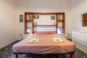 3 quartos, ferros/tábuas de passar roupa, Wi-Fi de cortesia