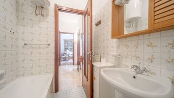 Dusch, hÄrtork, bidé och handdukar