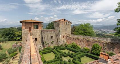 Vacation Home 'La Casina di Elisa' with Private Garden & Wi-Fi