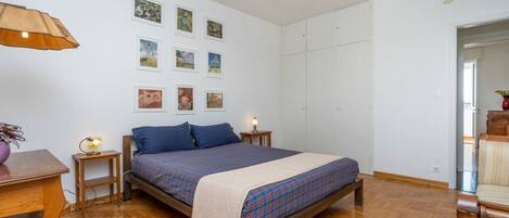2 bedrooms