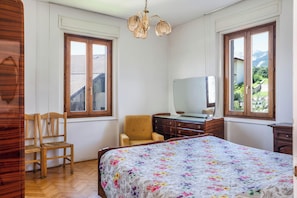 3 habitaciones y ropa de cama