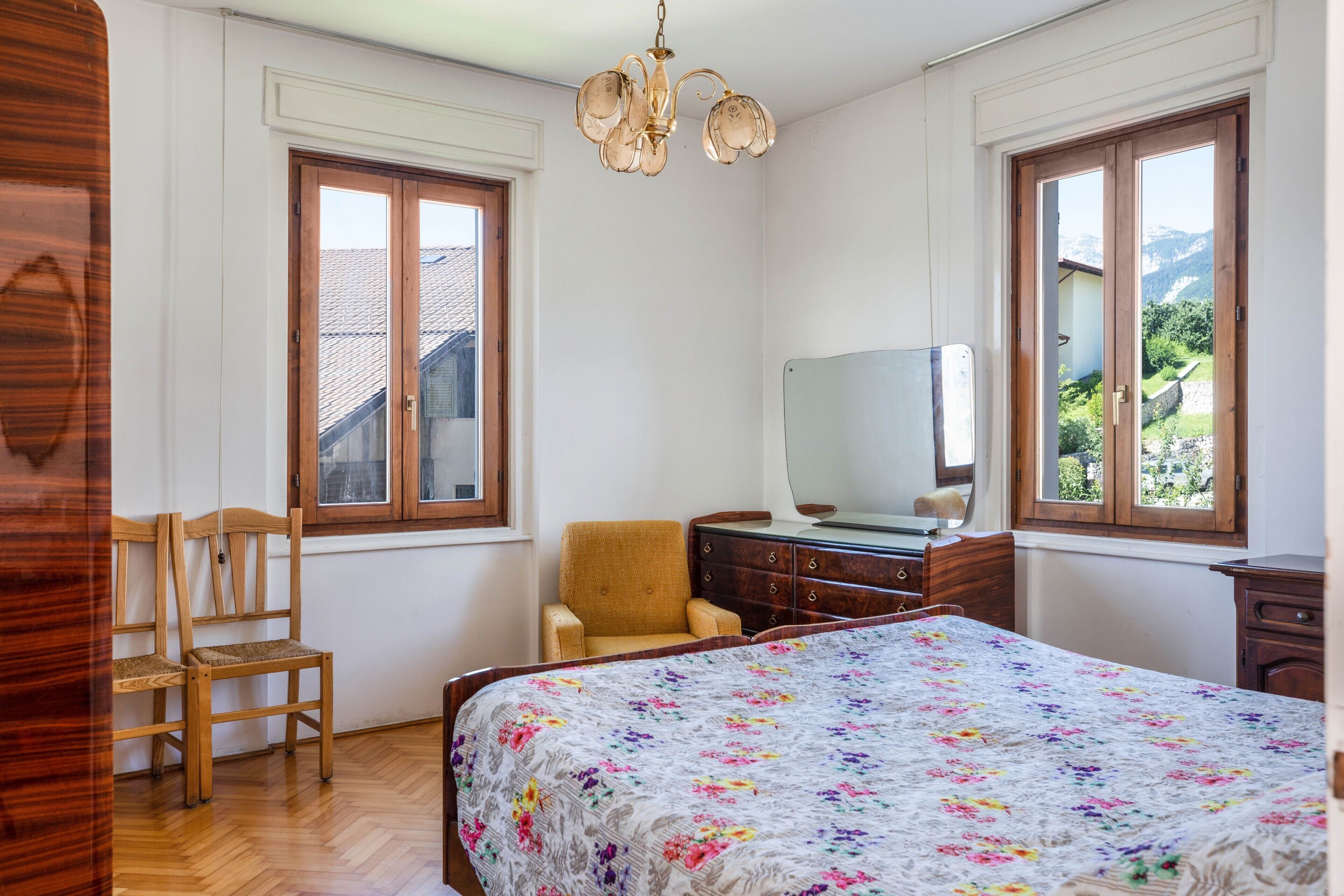 3 bedrooms, bed sheets