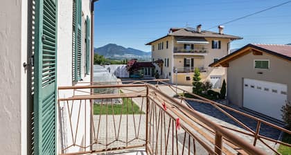 Ferienwohnung 'Melax' mit Bergblick, privatem Garten und Balkon