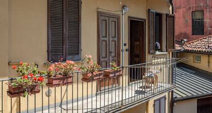 APT a 5-minute walk from Como S.Giovanni Station