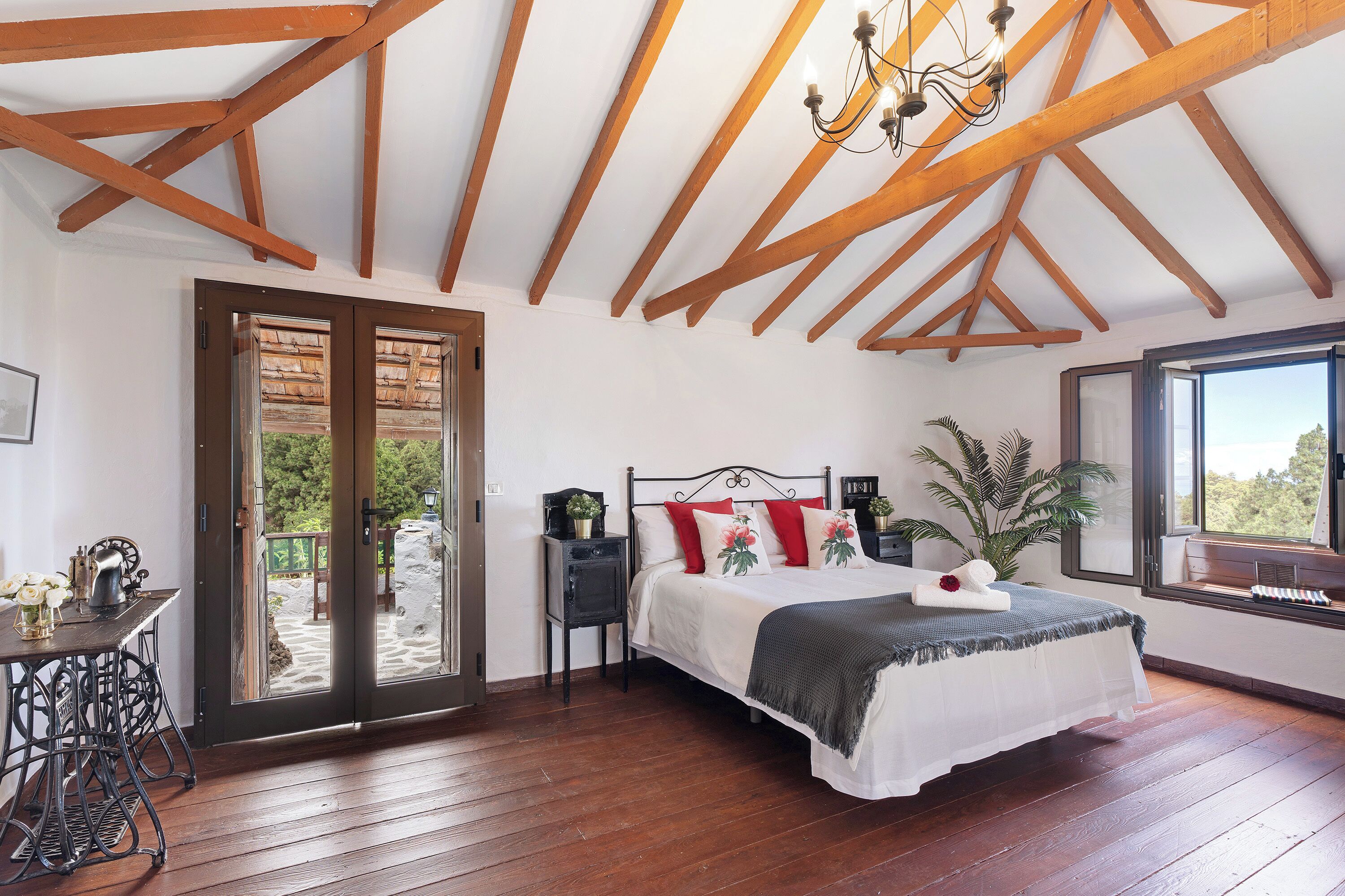 2 chambres, fer et planche à repasser, Wi-Fi gratuit, draps fournis