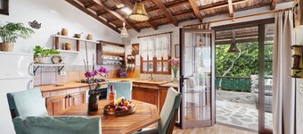 Vacation Home 'Rosalía' with Sea View, Terrace & Wi-Fi