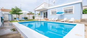 Holiday Home "Marblau 4" near the Beach with Pool and Wi-Fi