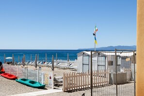 Beach nearby - Holiday Apartment '5 Mehari' with Balcony, A/C & Wi-Fi (Varigotti)